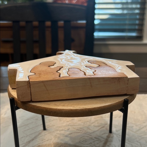 Enamel and Wood 3D Nativity Scene Decor - Picture 3 of 6